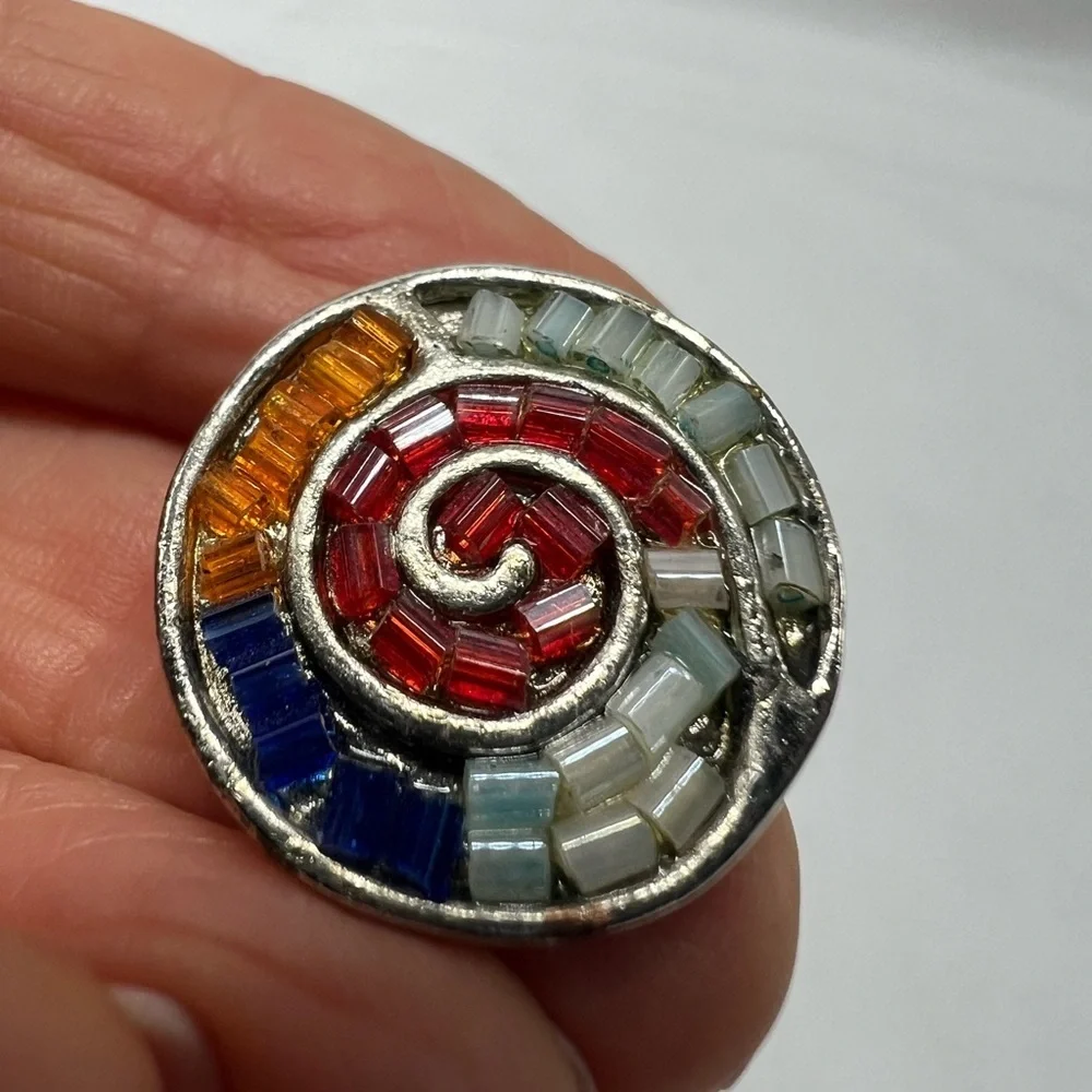 Spiral beaded pin